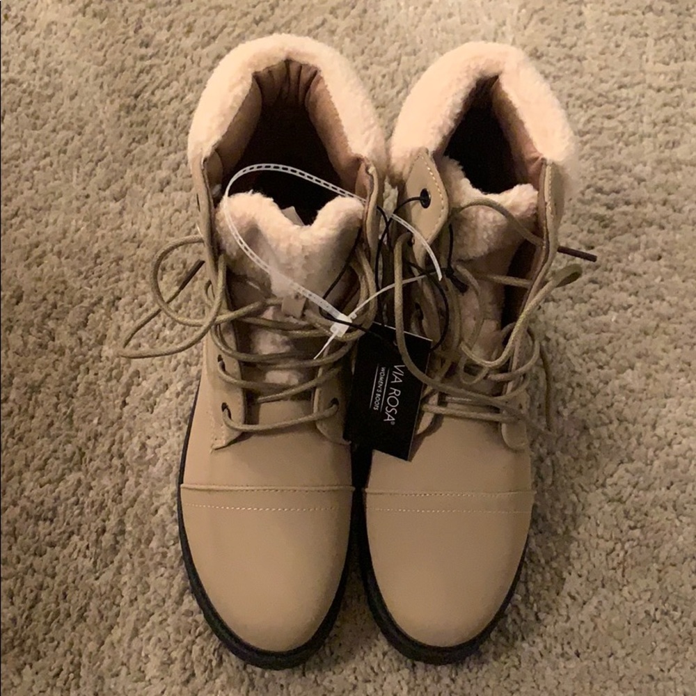 Via Rosa winter snow boots cream